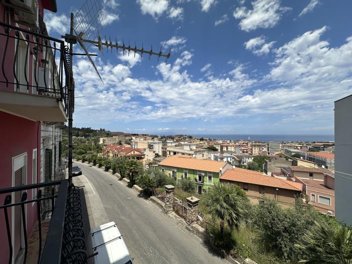 Image No.29-4 Bed Townhouse for sale