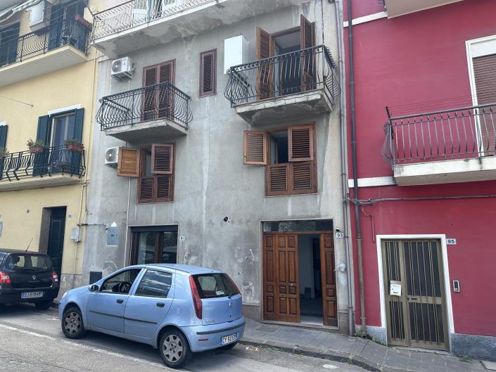 Image No.3-4 Bed Townhouse for sale
