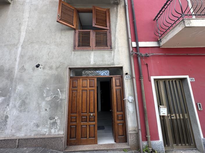Image No.33-4 Bed Townhouse for sale