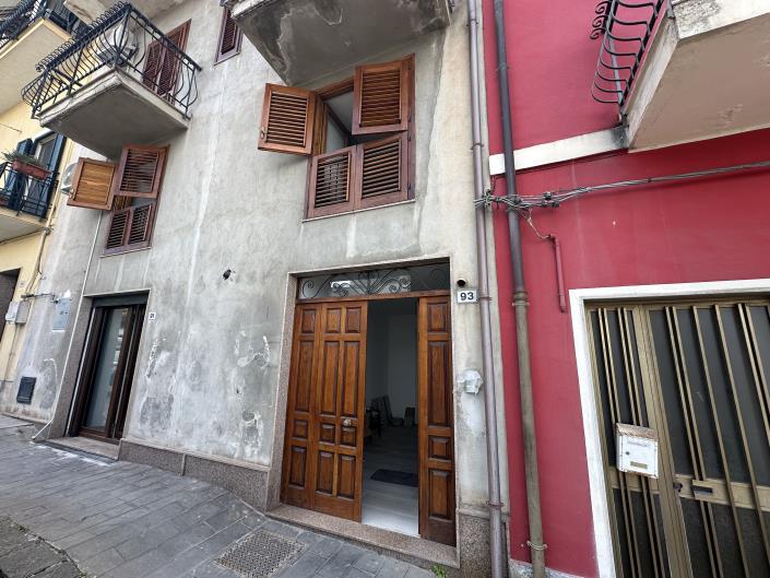 Image No.4-4 Bed Townhouse for sale