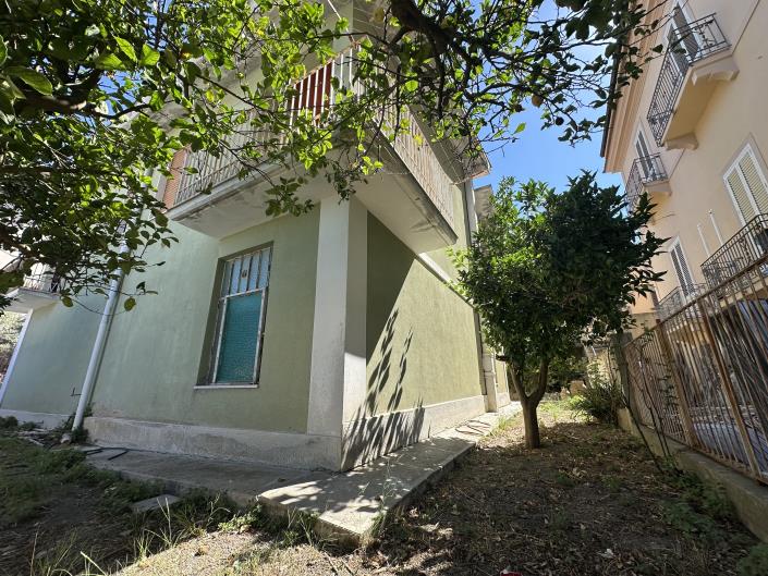 Image No.6-3 Bed Villa / Detached for sale