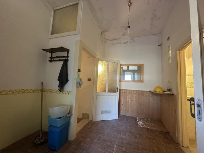 Image No.23-2 Bed Townhouse for sale