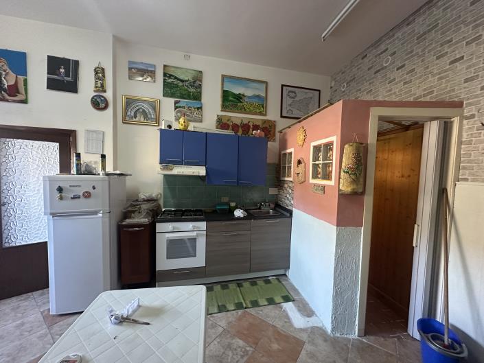 Image No.10-2 Bed Townhouse for sale