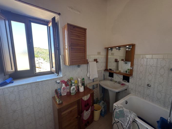 Image No.21-3 Bed Property for sale