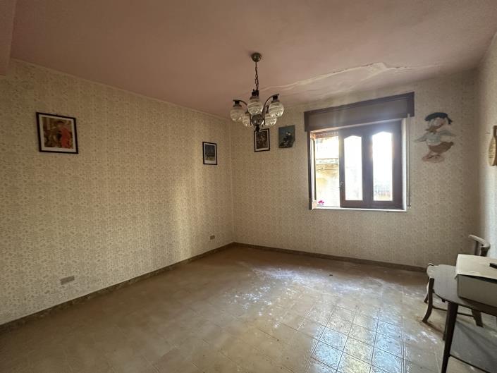 Image No.13-3 Bed Townhouse for sale