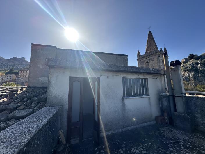 Image No.35-3 Bed Townhouse for sale