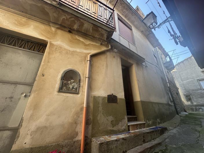 Image No.42-3 Bed Townhouse for sale