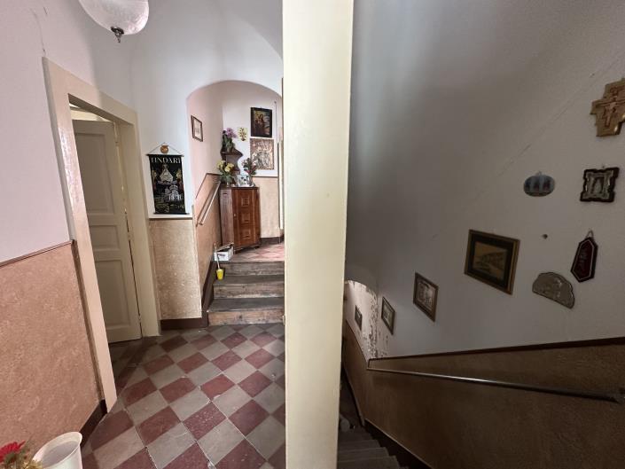 Image No.19-3 Bed Townhouse for sale