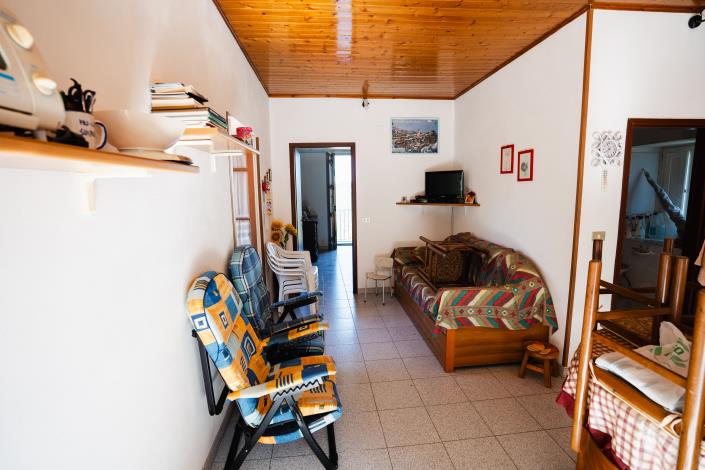 Image No.11-2 Bed Semi-Detached for sale
