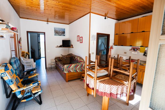 Image No.9-2 Bed Semi-Detached for sale