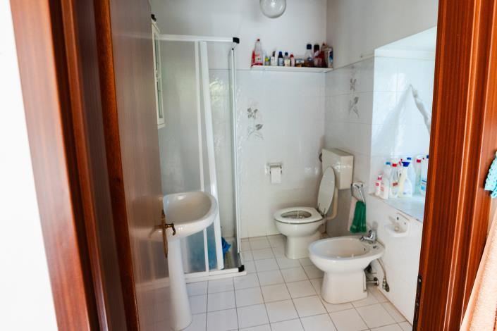 Image No.14-2 Bed Semi-Detached for sale