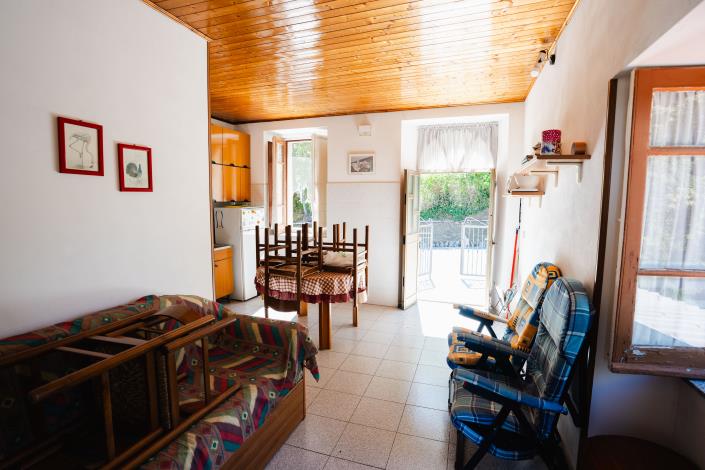 Image No.13-2 Bed Semi-Detached for sale
