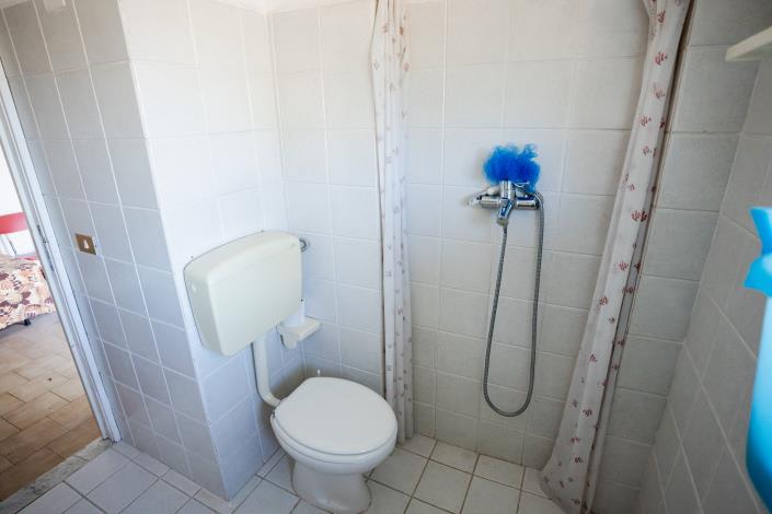 Image No.28-2 Bed Semi-Detached for sale