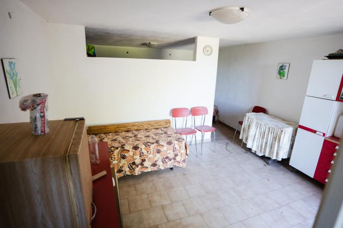 Image No.21-2 Bed Semi-Detached for sale