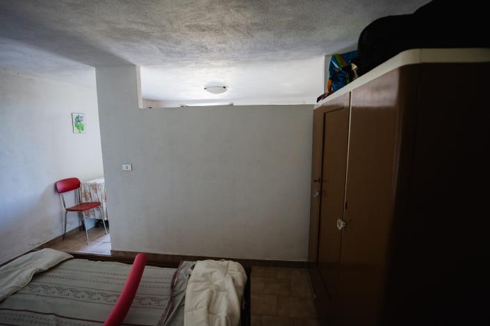Image No.27-2 Bed Semi-Detached for sale
