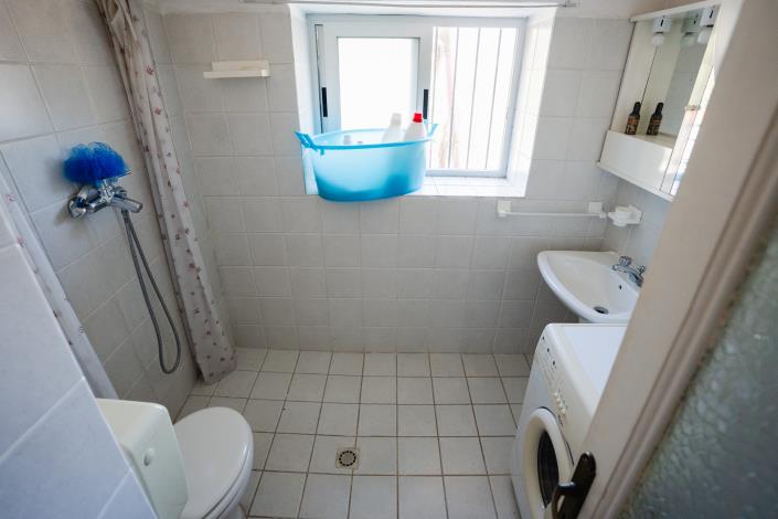 Image No.31-2 Bed Semi-Detached for sale