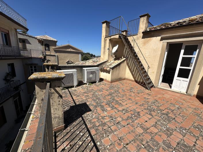 Image No.31-8 Bed House/Villa for sale