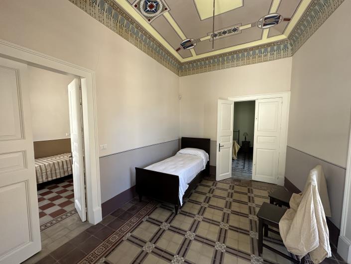 Image No.18-8 Bed House/Villa for sale
