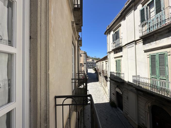 Image No.44-8 Bed House/Villa for sale