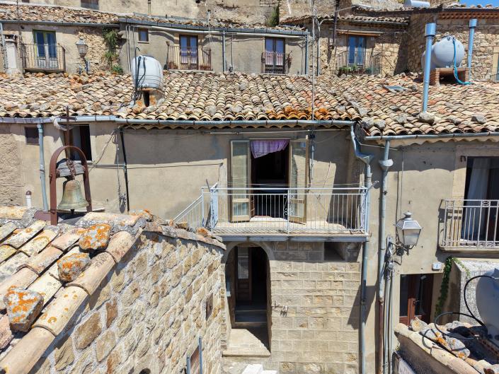 Image No.27-3 Bed Townhouse for sale