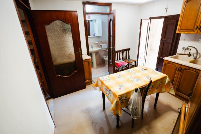 Image No.18-3 Bed Townhouse for sale