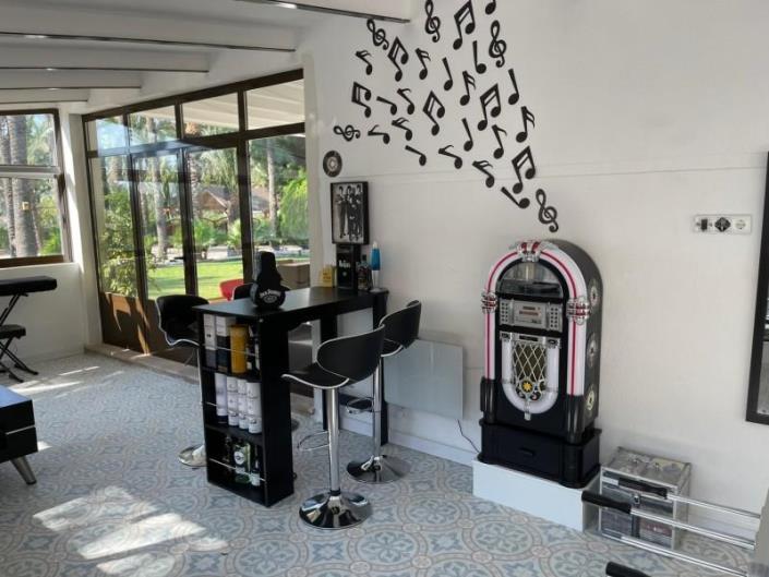 Image No.9-5 Bed Villa for sale