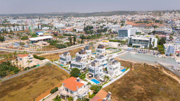 Image No.2-4 Bed Villa for sale