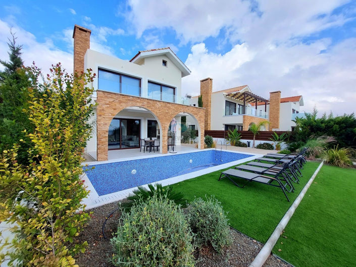Image No.4-4 Bed Villa for sale