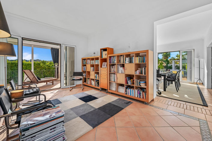 Image No.12-6 Bed Villa for sale