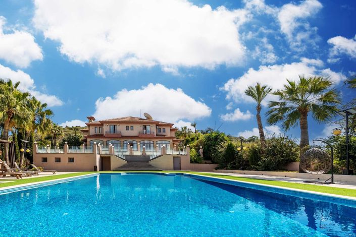 Image No.4-8 Bed Villa for sale