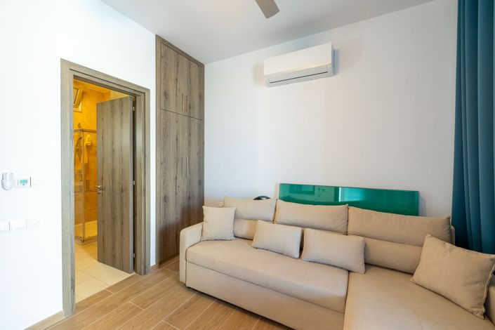 Image No.10-3 Bed House for sale