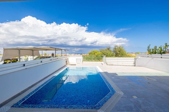 Image No.8-3 Bed House for sale