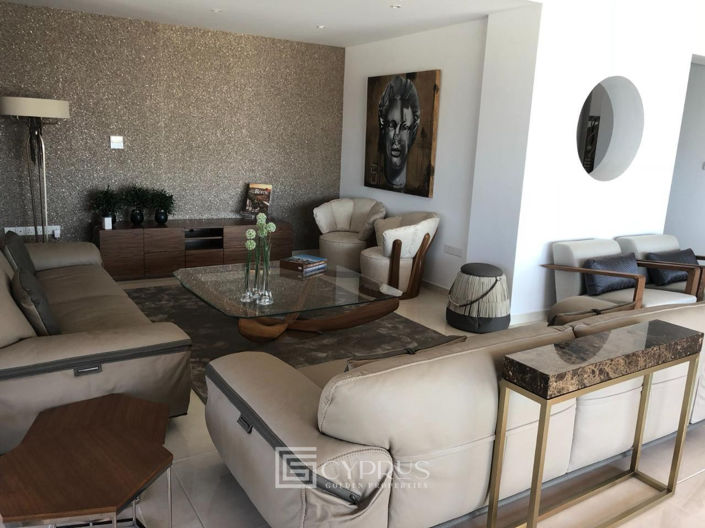 Image No.8-5 Bed Villa for sale