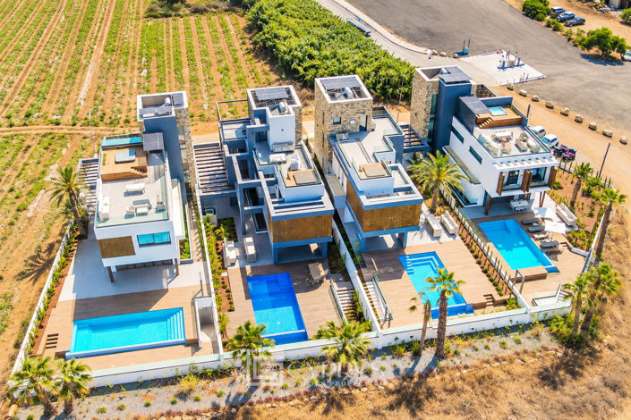 Image No.2-4 Bed Villa for sale