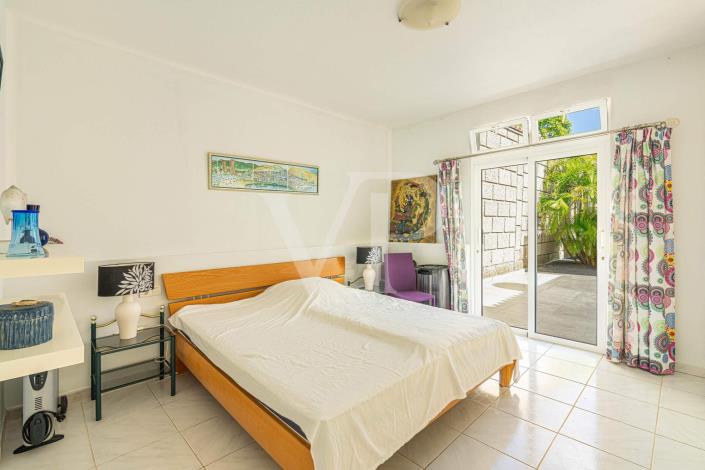 Image No.20-3 Bed House for sale