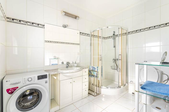 Image No.23-3 Bed House for sale