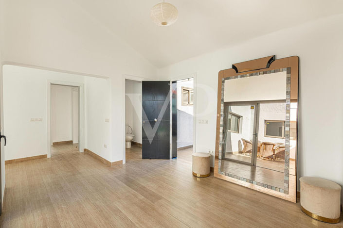 Image No.38-4 Bed Townhouse for sale