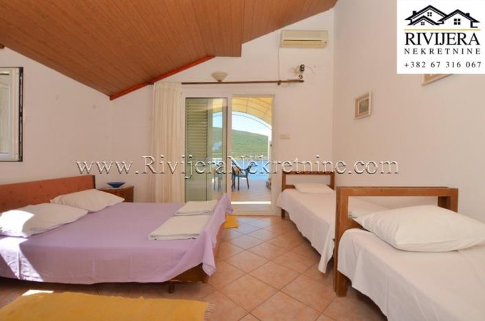 Image No.8-5 Bed House for sale