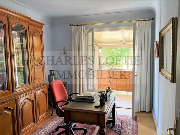 Image No.12-6 Bed House for sale