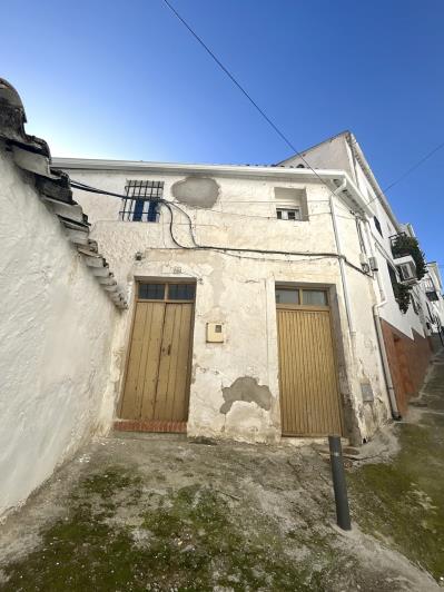 Image No.16-5 Bed Townhouse for sale