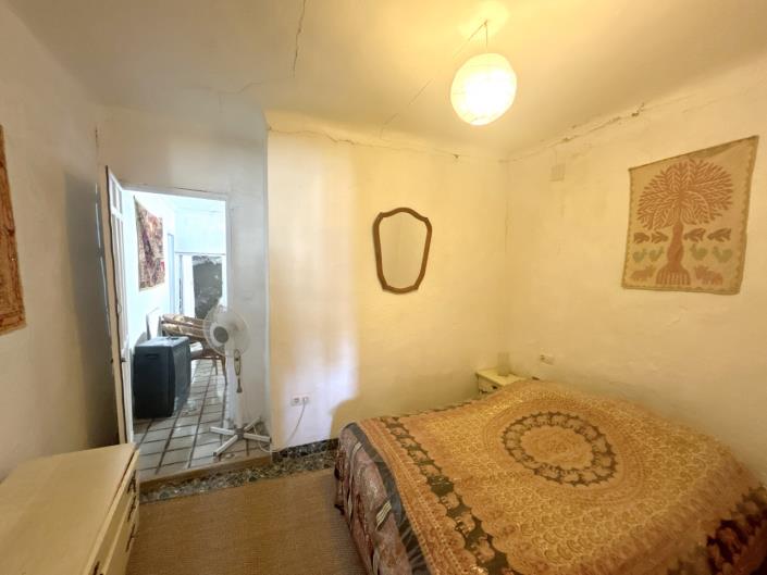 Image No.38-5 Bed Townhouse for sale