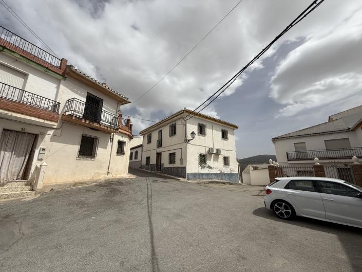 Image No.11-3 Bed Village House for sale