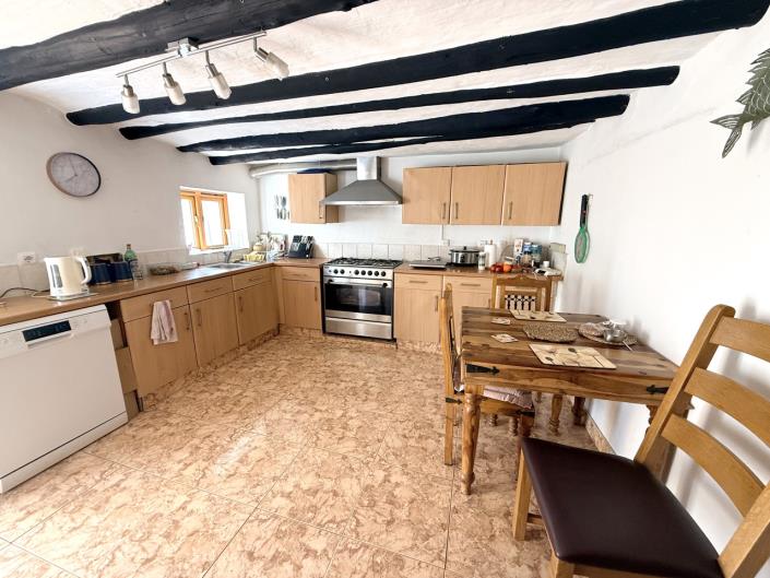Image No.38-8 Bed Townhouse for sale