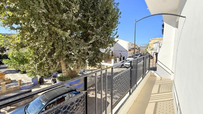 Image No.22-4 Bed Townhouse for sale