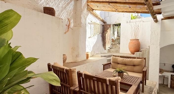 Image No.25-4 Bed Townhouse for sale