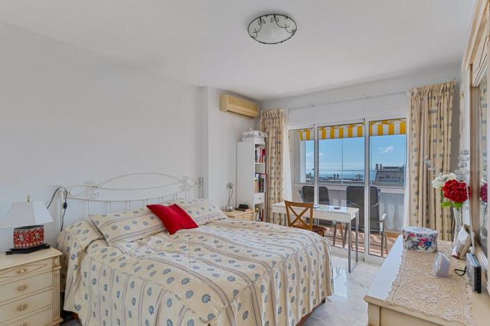 Image No.12-2 Bed Apartment for sale