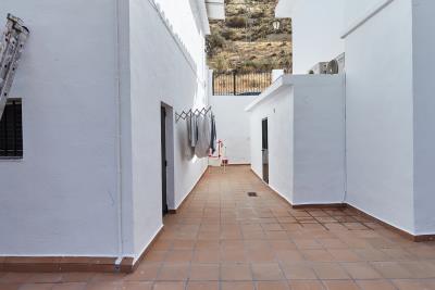 House-and-annex