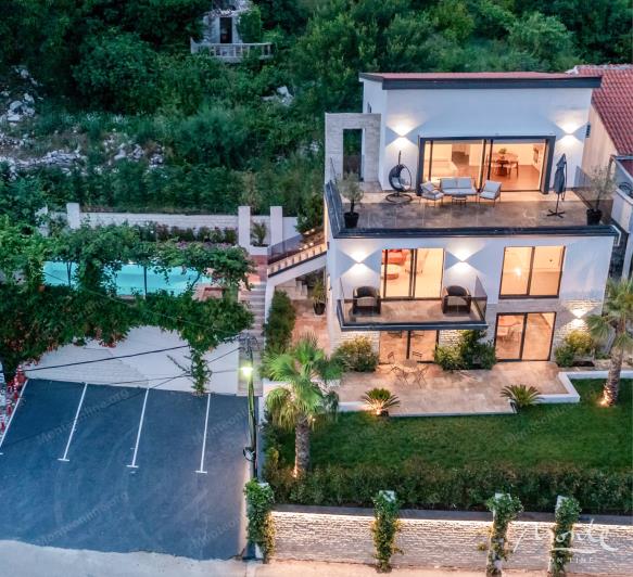 Image No.2-6 Bed Villa for sale