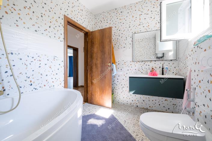 Image No.18-3 Bed House for sale