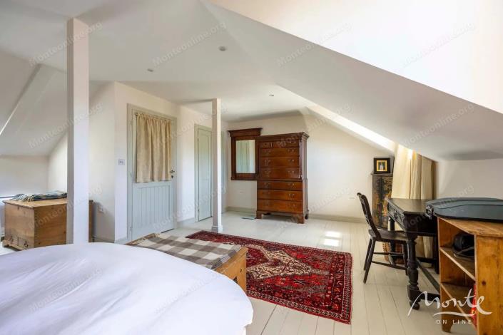 Image No.15-3 Bed House for sale